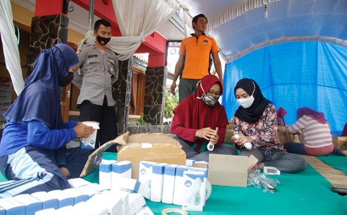 KPU Ngawi Lakukan Uji Fungsi Alat Prokes Kiriman KPU RI KPU Ngawi Lakukan Uji Fungsi Alat Prokes Kiriman KPU RI