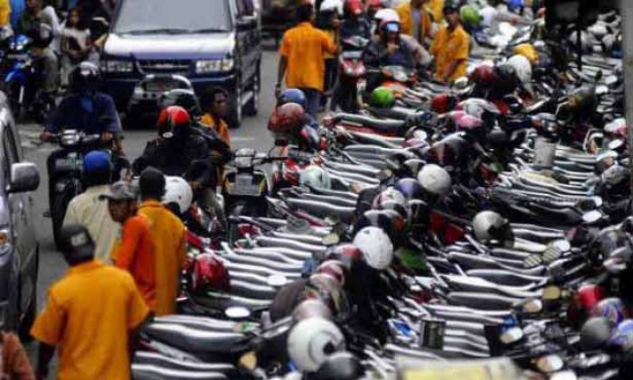 Marak Parkir Liar, Pemkot Blitar: Jangan Bayar Jukir Tanpa Karcis Resmi Marak Parkir Liar, Pemkot Blitar: Jangan Bayar Jukir Tanpa Karcis Resmi
