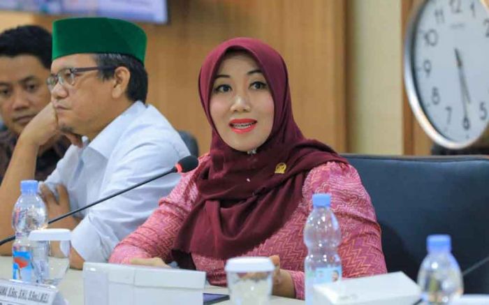 Senator Ning Lia Apresiasi TNI dan Warga Jawa Timur Guyub Jaga Kondusivitas: Ini Kekuatan Nyata Senator Ning Lia Apresiasi TNI dan Warga Jawa Timur Guyub Jaga Kondusivitas: Ini Kekuatan Nyata