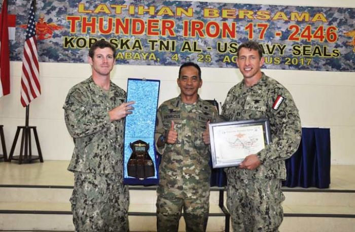 Latma Thunder Iron 17-2446, Eratkan Persaudaraan Kopaska dan U.S. Navy Seals Latma Thunder Iron 17-2446, Eratkan Persaudaraan Kopaska dan U.S. Navy Seals