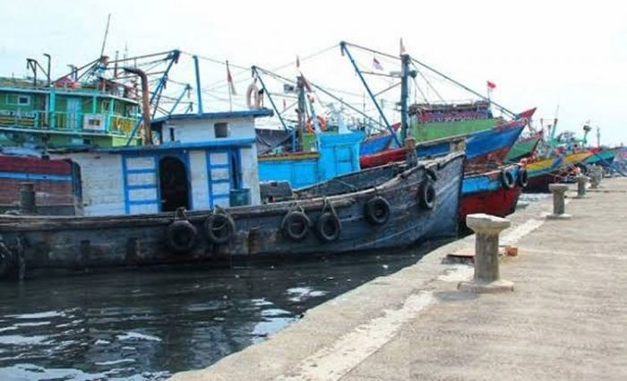 Cegah Virus Corona, Akses Pelabuhan Probolinggo Juga Ditutup Cegah Virus Corona, Akses Pelabuhan Probolinggo Juga Ditutup