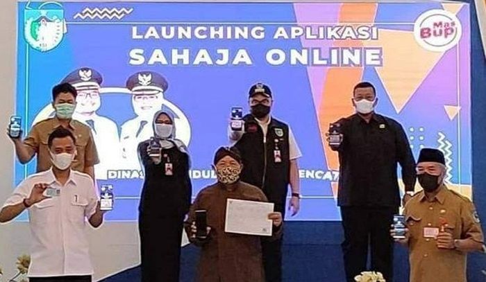 Bupati Kediri Launching Aplikasi Sahaja Online di Pendopo Panjalu Jayati Bupati Kediri Launching Aplikasi Sahaja Online di Pendopo Panjalu Jayati