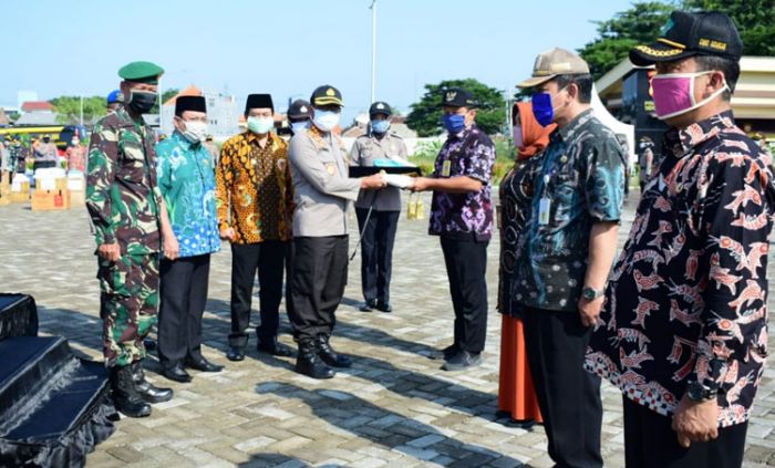 Polresta Sidoarjo Salurkan 550 APD ke Seluruh Posko Relawan Guna Penanganan Covid-19 Polresta Sidoarjo Salurkan 550 APD ke Seluruh Posko Relawan Guna Penanganan Covid-19