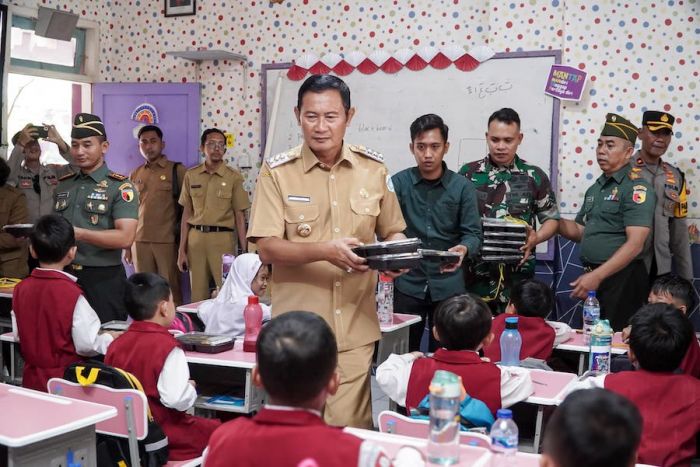 Program Makan Bergizi Gratis Perdana di Lamongan Sasar 3.500 Siswa Mulai dari TK hingga SMA
