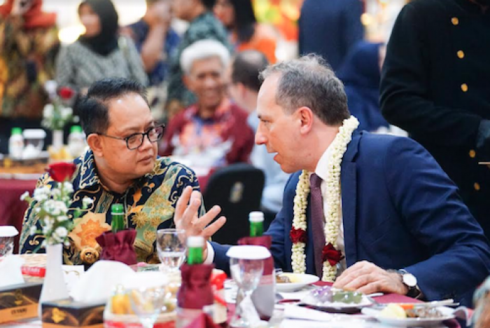 Pj Gubernur Adhy Kenalkan Indahnya Alam Jatim di Acara Welcome Dinner JWG Indonesia-Perancis Pj Gubernur Adhy Kenalkan Indahnya Alam Jatim di Acara Welcome Dinner JWG Indonesia-Perancis