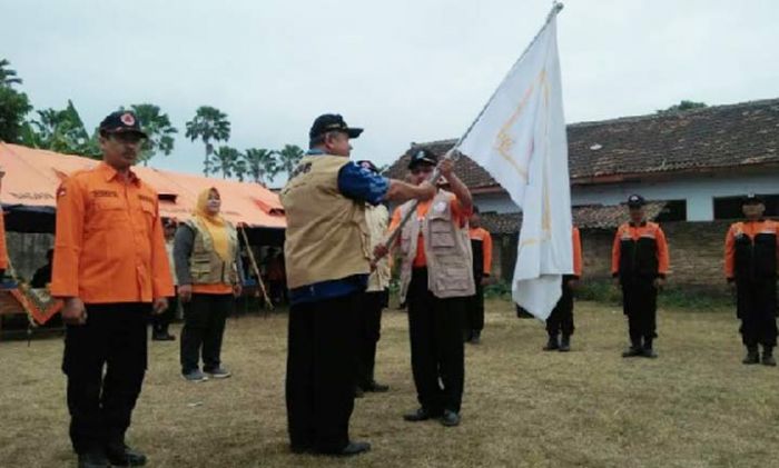 Pataka Destana Tsunami dari Bakorwil Malang Diserahkan Bakorwil Madiun