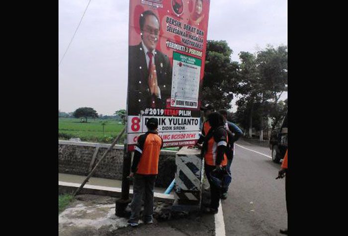 Bawaslu Kota Madiun Tertibkan 140 APK yang Melanggar Aturan Bawaslu Kota Madiun Tertibkan 140 APK yang Melanggar Aturan