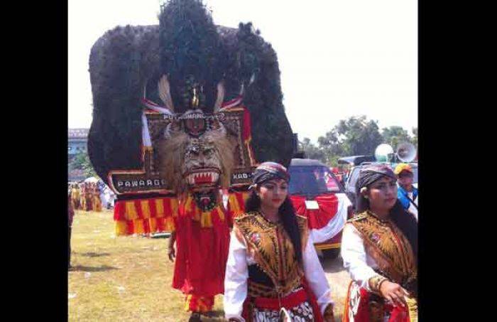 Karnaval di Kecamatan Widang Tuban, Rayakan HUT RI sekaligus Promosikan Budaya Indonesia Karnaval di Kecamatan Widang Tuban, Rayakan HUT RI sekaligus Promosikan Budaya Indonesia
