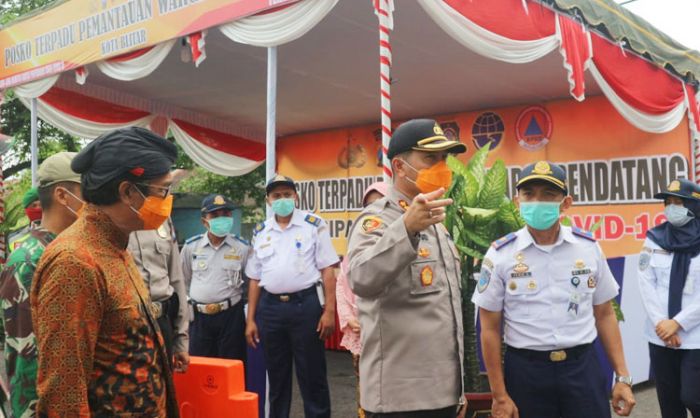 Pantau Pendatang, Penumpang dari Luar Kota yang Masuk ke Kota Blitar Harus Jalani Pengecekan Pantau Pendatang, Penumpang dari Luar Kota yang Masuk ke Kota Blitar Harus Jalani Pengecekan