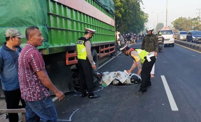 Tabrak Truk Parkir di Raya Trosobo, Pengendara Honda Beat Tewas Tabrak Truk Parkir di Raya Trosobo, Pengendara Honda Beat Tewas