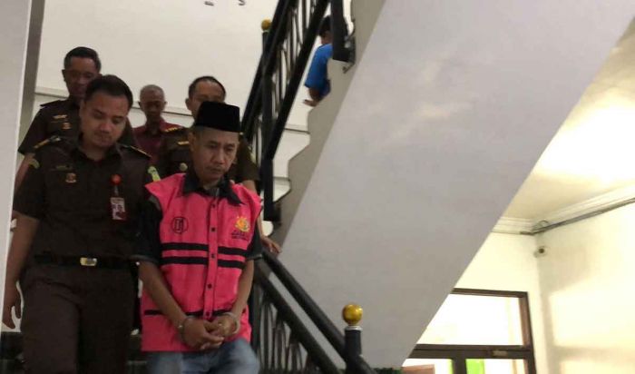 Korupsi Dana Desa, Pj Kades di Probolinggo Ditahan Kejaksaan Korupsi Dana Desa, Pj Kades di Probolinggo Ditahan Kejaksaan