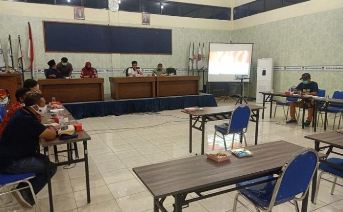 Tim Bapaslon Perseorangan Surabaya Laporkan KPU dan Bawaslu ke DKPP Tim Bapaslon Perseorangan Surabaya Laporkan KPU dan Bawaslu ke DKPP