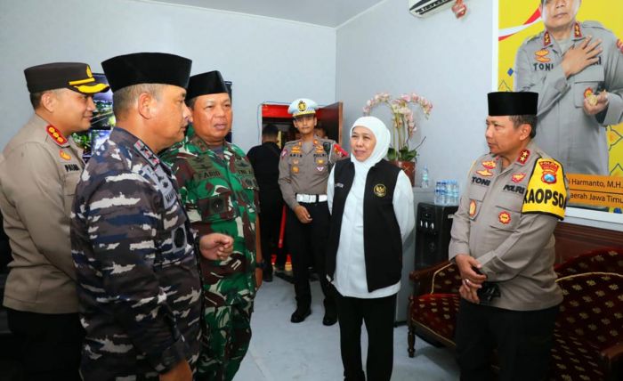 ​Tinjau Pospam Lebaran, Khofifah Pastikan Keamanan dan Kelancaran Lalu Lintas Selama Libur Lebaran