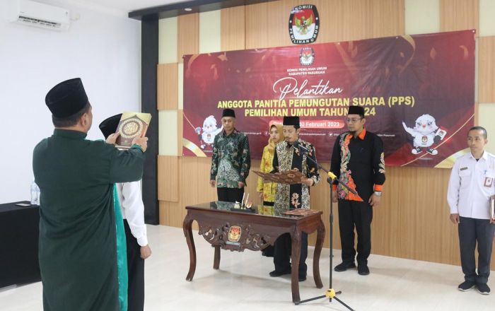 KPU Kabupaten Pasuruan Lantik PAW Anggota PPS Desa Lebakrejo KPU Kabupaten Pasuruan Lantik PAW Anggota PPS Desa Lebakrejo