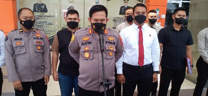 Polres Gresik Tetapkan 4 Tersangka Pernikahan Manusia dengan Kambing Polres Gresik Tetapkan 4 Tersangka Pernikahan Manusia dengan Kambing