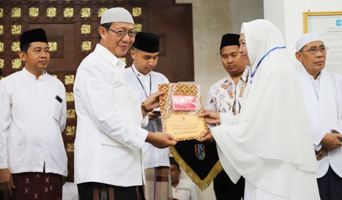 Pemkab Tuban Serahkan Dana Hibah Rp 1,5 Miliar untuk Madrasah Pemkab Tuban Serahkan Dana Hibah Rp 1,5 Miliar untuk Madrasah