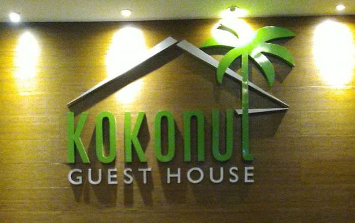 Kokonut Guest House, Resto Kafe Sekaligus Tempat Singgah Nyaman di Surabaya