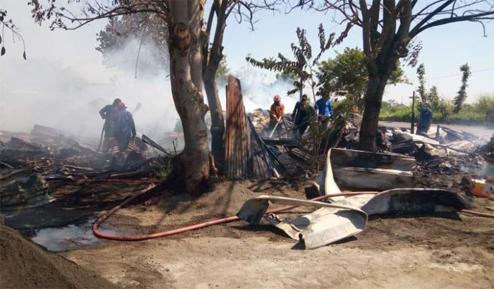 Gudang Rongsok di Sidoarjo Ludes Terbakar