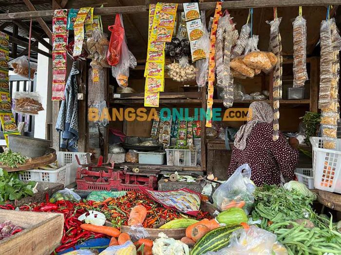 Harga Sembako Jatim Senin 4 Agustus 2025: Tomat dan Cabai Rawit Turun, Ayam Kampung Naik