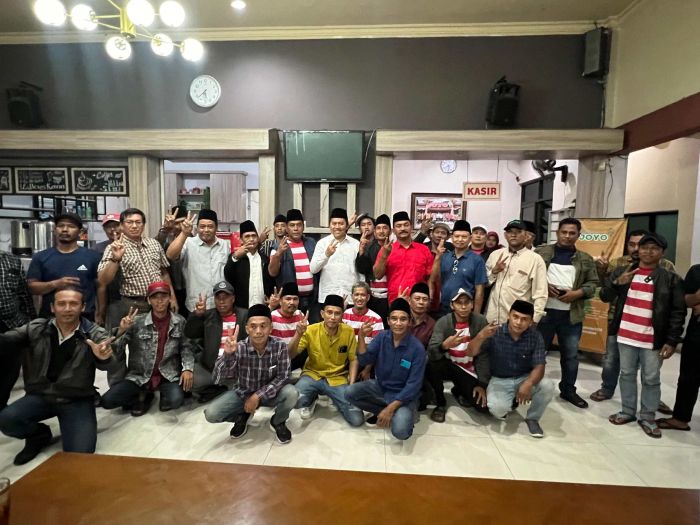 Ratusan Warga Madura di Sidoarjo Deklarasi Siap Menangkan Paslon SAE Ratusan Warga Madura di Sidoarjo Deklarasi Siap Menangkan Paslon SAE