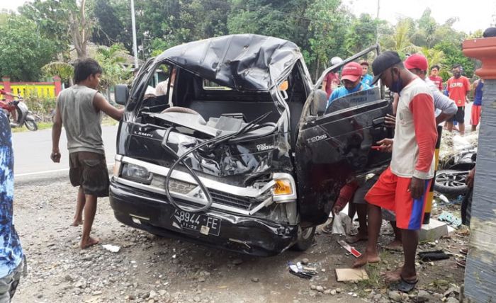 Kecelakaan di Jalur Caruban - Ngawi, Pengendara Motor Tewas Ditabrak Pikap Kecelakaan di Jalur Caruban - Ngawi, Pengendara Motor Tewas Ditabrak Pikap