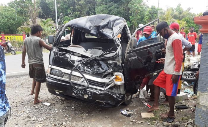 Kecelakaan di Jalur Caruban - Ngawi, Pengendara Motor Tewas Ditabrak Pikap