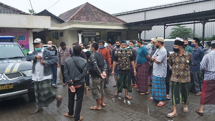Dianggap Hina Kiai Kharismatik, Forum Santri Polisikan Mantan Anggota DPRD Gresik Dianggap Hina Kiai Kharismatik, Forum Santri Polisikan Mantan Anggota DPRD Gresik