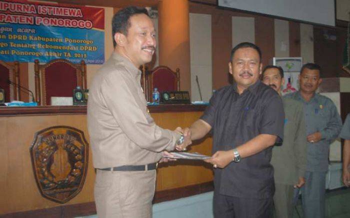 Berikut Rekomendasi DPRD atas LKPJ Bupati TA 2015 Berikut Rekomendasi DPRD atas LKPJ Bupati TA 2015