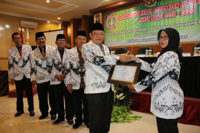 Guru Dituntut Kerja Profesional Wujudkan Pendidikan Bermutu Guru Dituntut Kerja Profesional Wujudkan Pendidikan Bermutu