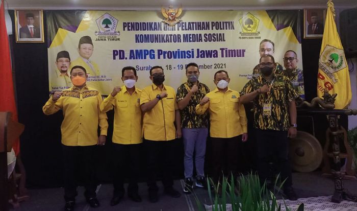 Golkar Jadikan Media Sosial Jembatan Komunikasi dengan Rakyat Golkar Jadikan Media Sosial Jembatan Komunikasi dengan Rakyat