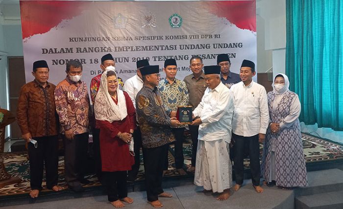 Komisi VIII DPR RI Apresiasi Kemandirian, Kreasi, dan Inovasi Pondok Pesantren Amanatul Ummah Pacet Komisi VIII DPR RI Apresiasi Kemandirian, Kreasi, dan Inovasi Pondok Pesantren Amanatul Ummah Pacet