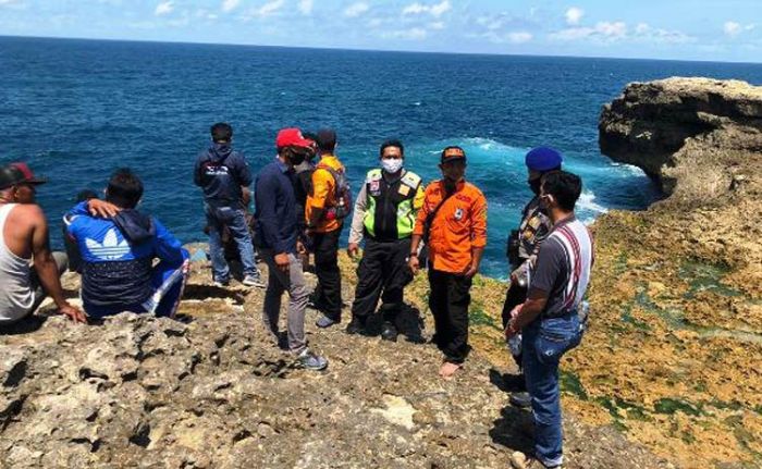 Pemancing Hilang Tergulung Ombak Pantai Keben Tebing Loncor di Blitar Selatan