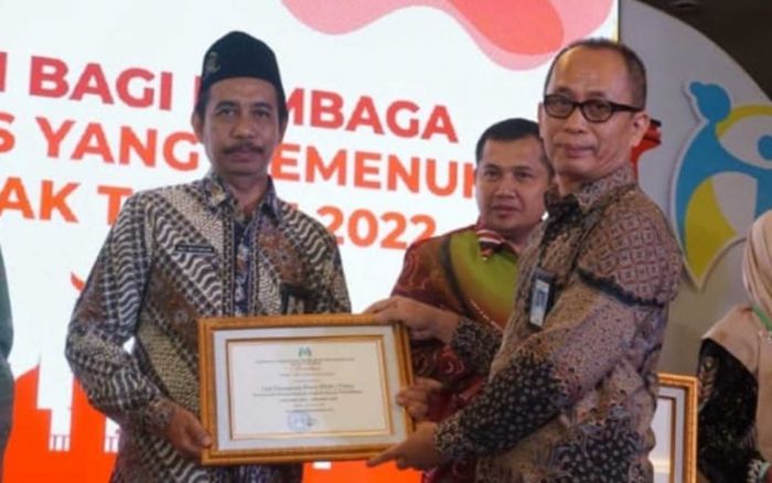 TOP! MTs Negeri 1 Tuban Terima Penghargaan LPLRA 2023 TOP! MTs Negeri 1 Tuban Terima Penghargaan LPLRA 2023