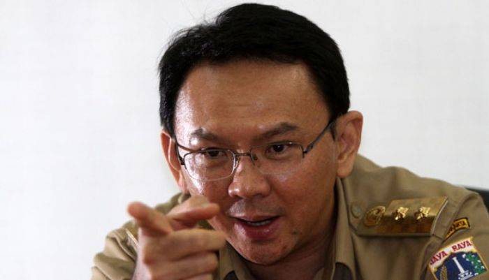 Ahok Berangkatkan Umroh 30 Penjaga Masjid