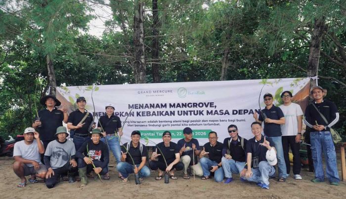Grand Mercure Malang Gelar Aksi Tanam Mangrove di Hari Bumi