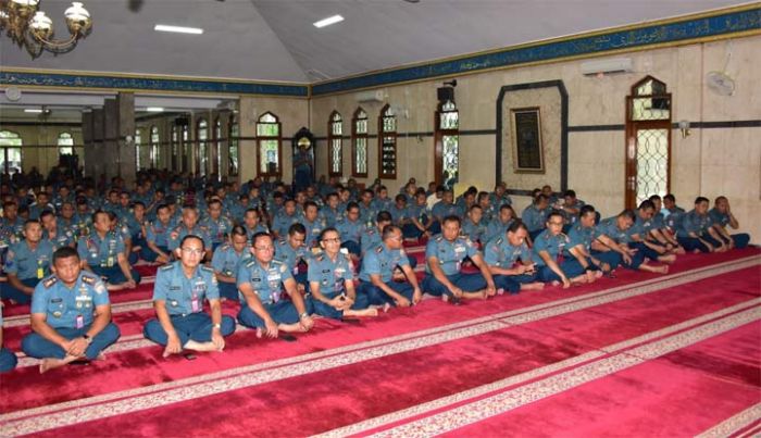 Beginilah Cara Prajurit Koarmada II Perkuat Iman di Tengah Kepadatan Tugas Beginilah Cara Prajurit Koarmada II Perkuat Iman di Tengah Kepadatan Tugas