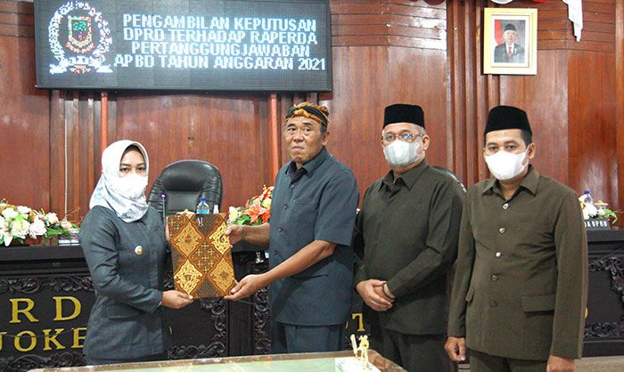 Dewan Beri Catatan dalam LKPJ Wali Kota Mojokerto 2021 Dewan Beri Catatan dalam LKPJ Wali Kota Mojokerto 2021