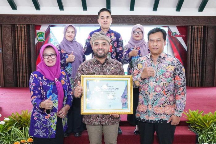 Pemerintah Kota Batu Terima Penghargaan Terbaik Penuntasan Disparitas Data 2025 dari BKN Pemerintah Kota Batu Terima Penghargaan Terbaik Penuntasan Disparitas Data 2025 dari BKN
