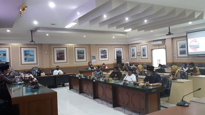 DPRD Lamongan Gelar Reses Tahap II di Tengah Pandemi DPRD Lamongan Gelar Reses Tahap II di Tengah Pandemi