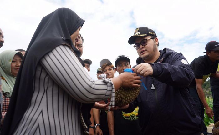 Dahar Durian Medowo akan Dijadikan Acara Tahunan Pemkab Kediri Dahar Durian Medowo akan Dijadikan Acara Tahunan Pemkab Kediri