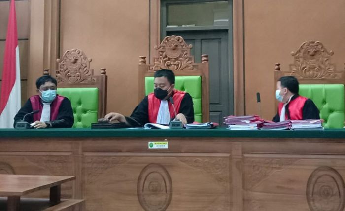 Kiai yang Perkosa Santrinya di Bangkalan Divonis Hukuman 13 Tahun Penjara Kiai yang Perkosa Santrinya di Bangkalan Divonis Hukuman 13 Tahun Penjara