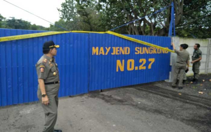 Diduga Tak Kantongi IMB, Dispol PP Gresik Segel 2 Pabrik Diduga Tak Kantongi IMB, Dispol PP Gresik Segel 2 Pabrik