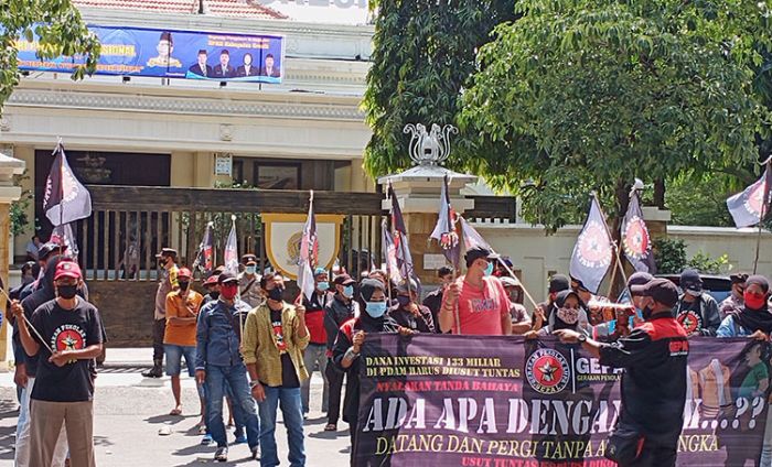 Gelar Unjuk Rasa, Gepal Desak KPK Tetapkan Tersangka Kasus Dugaan Korupsi di PDAM Gresik