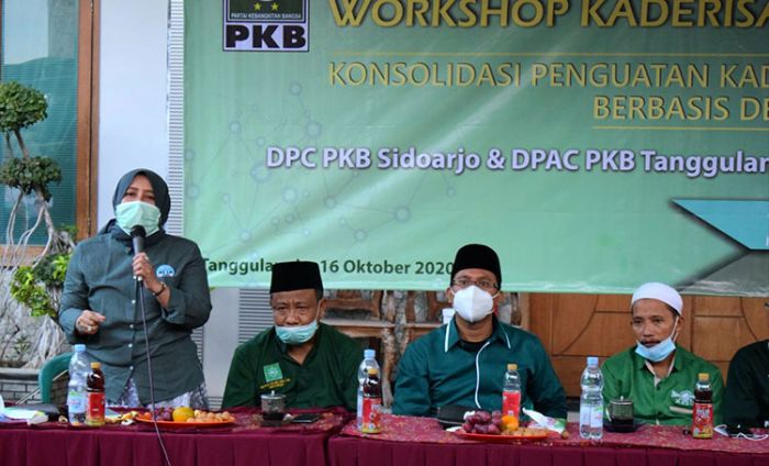 ​Anik Maslachah Pastikan Muslimat-Fatayat Utuh Dukung Gus Muhdlor-Subandi