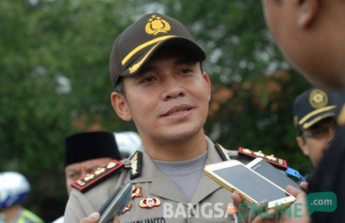 Masyarakat Laporkan Dua Oknum Anggota Polisi Terindikasi Pungli, Kapolres Jombang Apresiasi Masyarakat Laporkan Dua Oknum Anggota Polisi Terindikasi Pungli, Kapolres Jombang Apresiasi