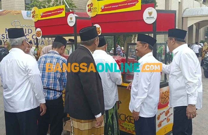 Megengan ala Baznas Jatim, 1.444 ZChicken Dibagikan di Peresmian Masjid Raya Islamic Center Megengan ala Baznas Jatim, 1.444 ZChicken Dibagikan di Peresmian Masjid Raya Islamic Center