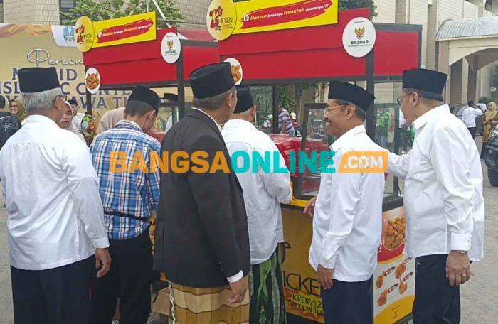 Megengan ala Baznas Jatim, 1.444 ZChicken Dibagikan di Peresmian Masjid Raya Islamic Center