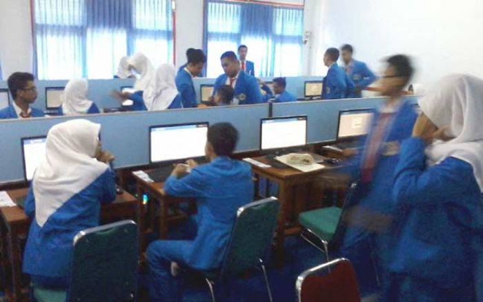 UNBK Hari Pertama di Magetan Lancar