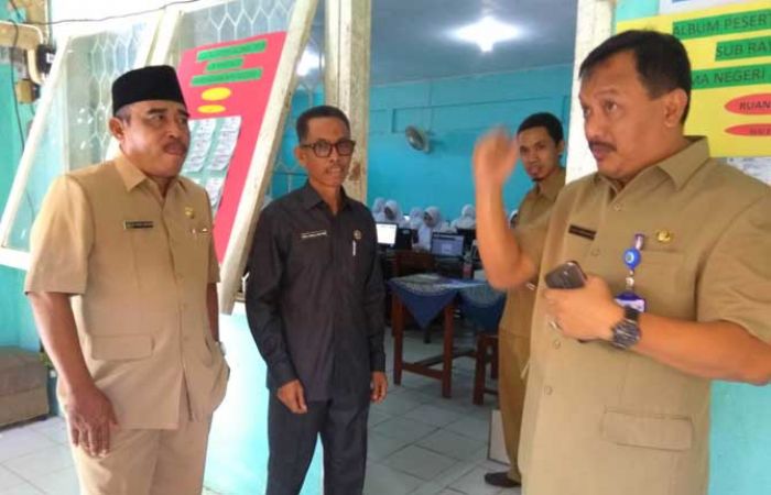 Wakil Bupati Pamekasan Sidak UNBK Tingkat SMA/MA Tahun 2018 Wakil Bupati Pamekasan Sidak UNBK Tingkat SMA/MA Tahun 2018