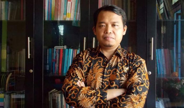 Dr. Susanto Komentari Munculnya ASN Dalam Pilbup Pacitan 2020 Dr. Susanto Komentari Munculnya ASN Dalam Pilbup Pacitan 2020